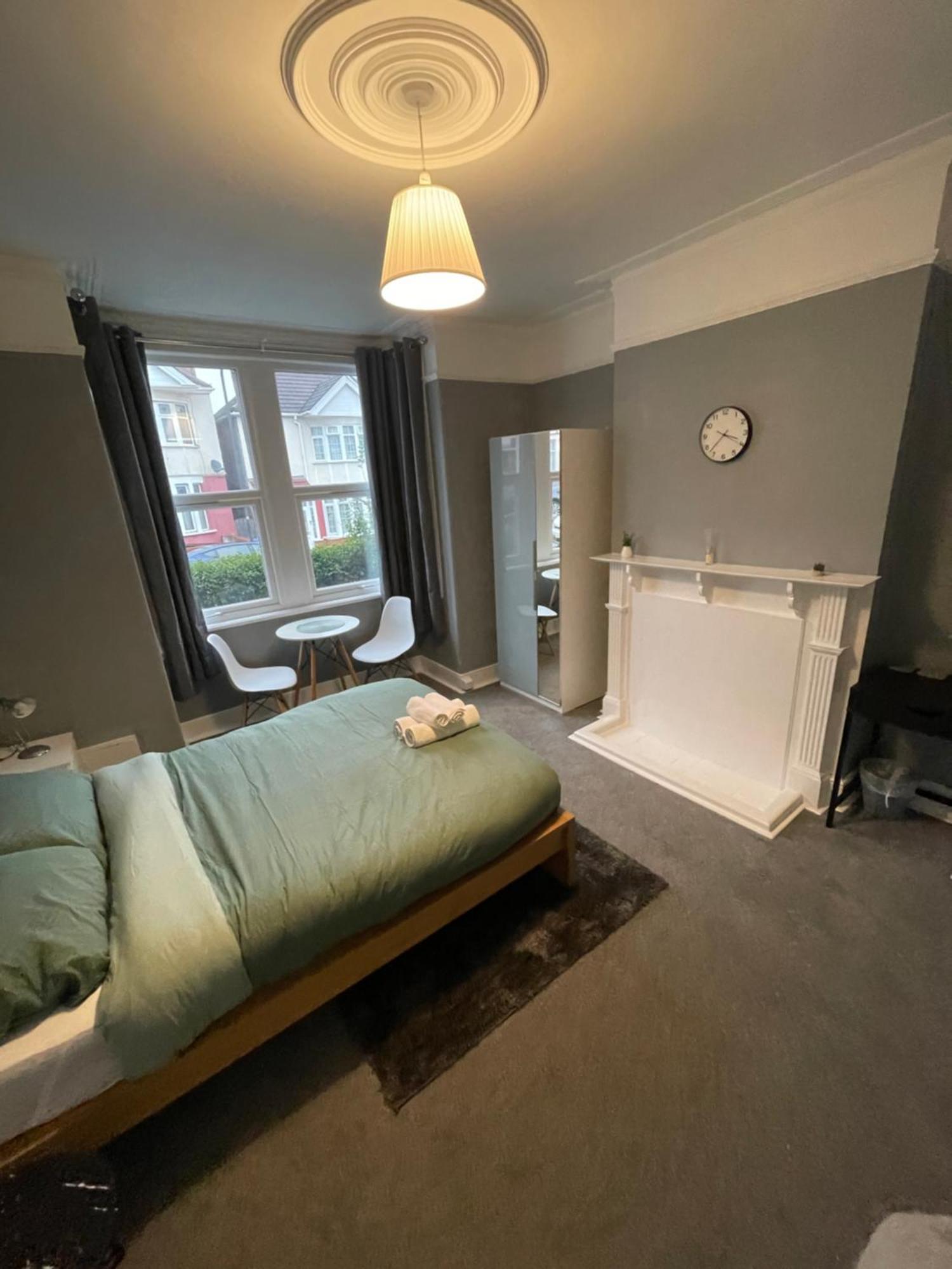 Cosy Double Rooms A Stones Throw From Wembley Stadium Лондон Экстерьер фото